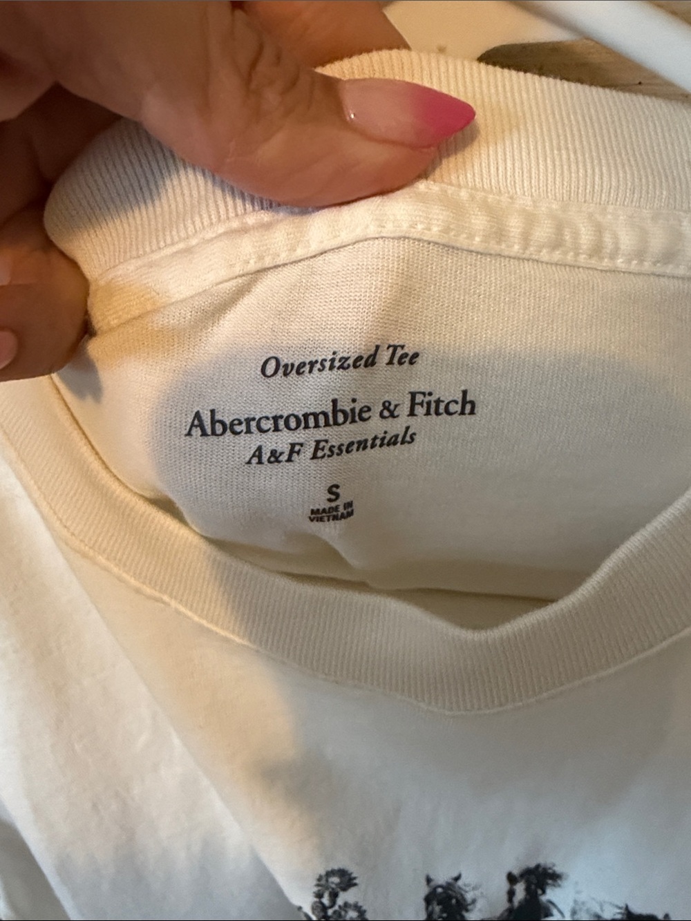 Abercrombie & Fitch Women’s Oversized White Tee with Black Horse Graphic - Picture 2 of 5